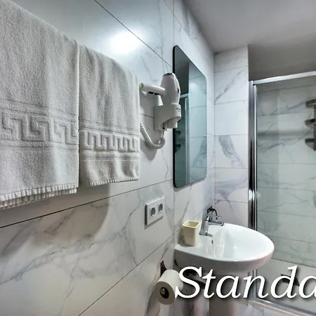 Irati בית הארחה 3*